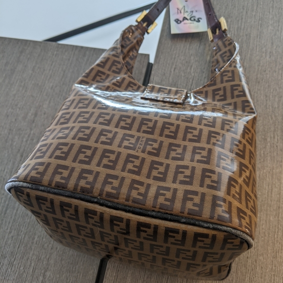 Fendi: Vinyl PVC Monogram FF Plate Baguette - Picture 16 of 17